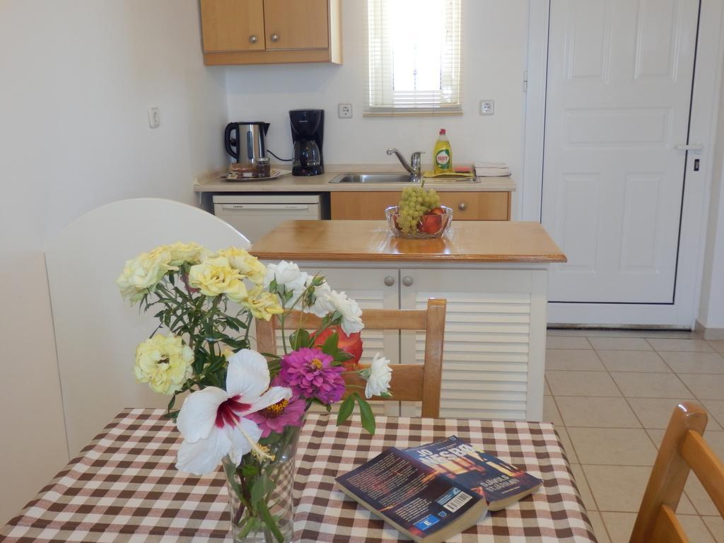 Tavronitis Maro Suites מראה חיצוני תמונה