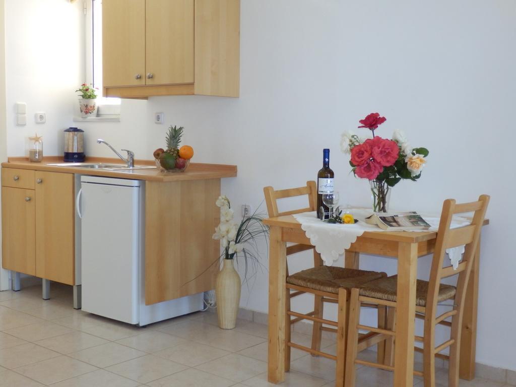 Tavronitis Maro Suites מראה חיצוני תמונה
